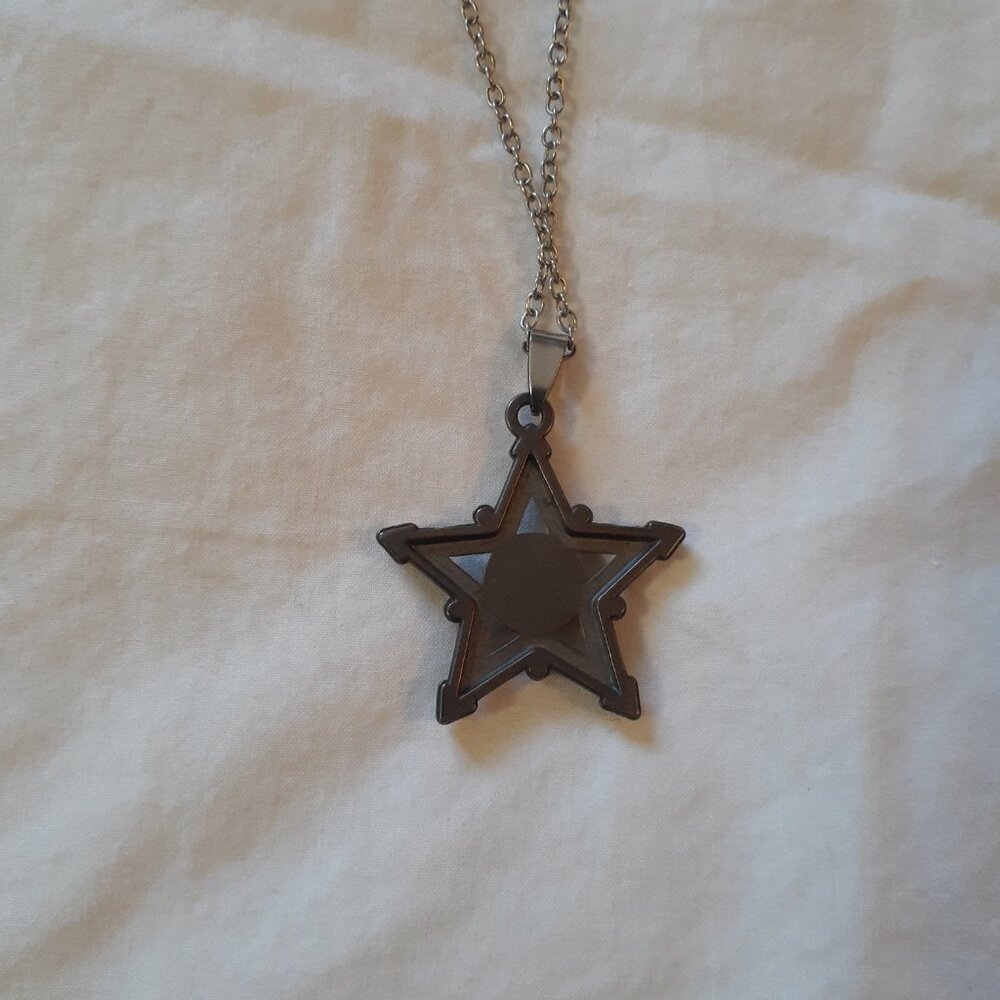 Star Necklace - Picture 2 of 3